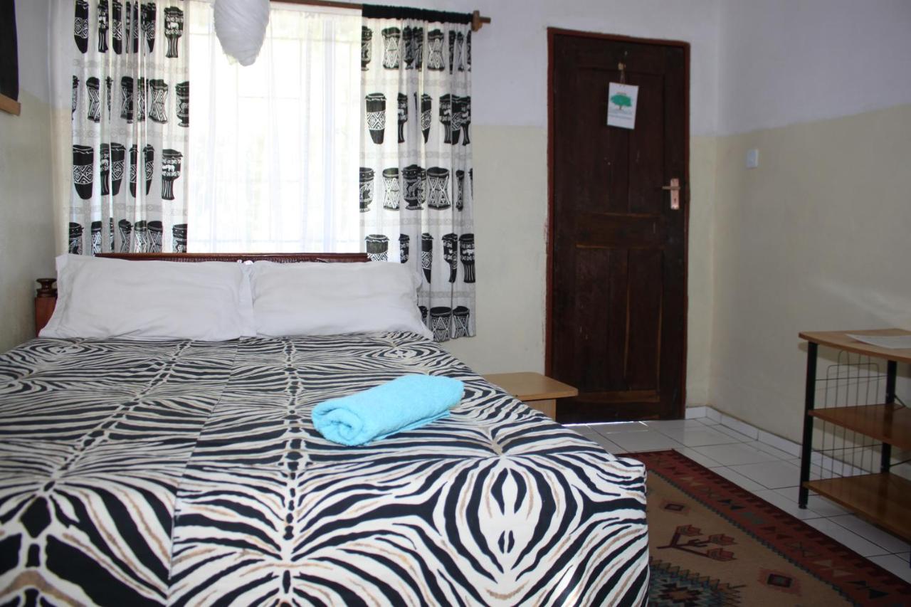 Reed Mat Lodge Lusaka Exterior photo